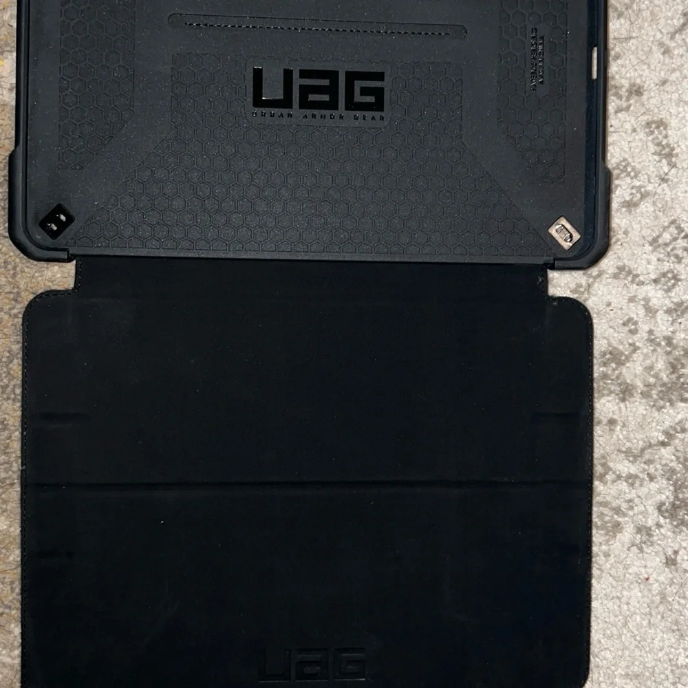 Urban Armor Gear (UAG) iPad Case